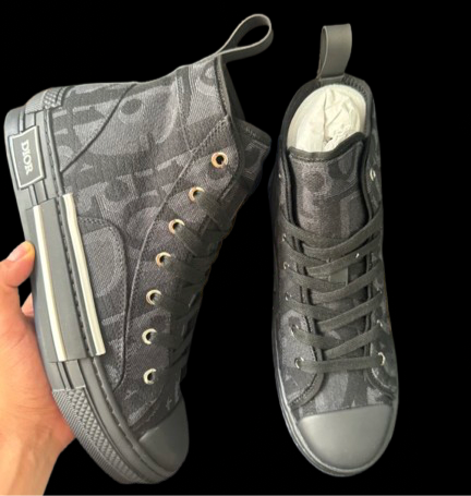 Black V2 - HIGH TOP B23